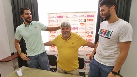lex Conde, Santiago Picallo y Carlos Pombo, en la despedida de los dos jugadores