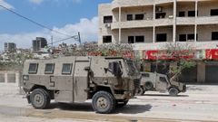Vehículos militares israelíes, el viernes en Tulkarem, Cisjordania.
