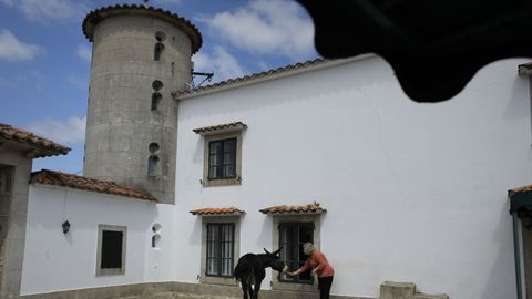 Patio principal de la torre de Lorbé en OIeiros