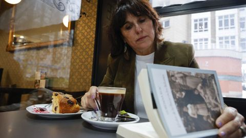 Isabel Faraldo, nunha cafeter�a do barrio dos Mallos, na Coru�a