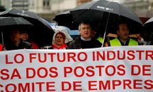 Manifestaci�n de empleados de la f�brica de armas el pasado jueves.