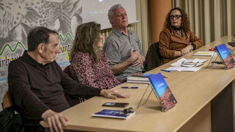 Presentaci�n do libro de Ignacio Castro, �Roxe de Sebes�, no acto mensual de Barbantia