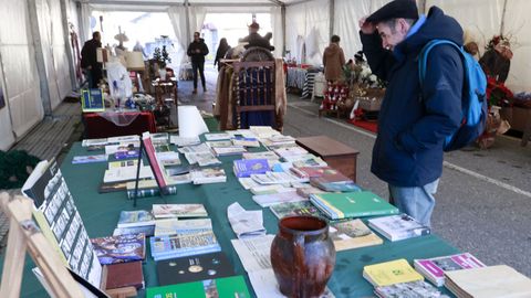 En el mercadillo hay antigedades, vinilos, artculos curiosos o repostera artesanal 