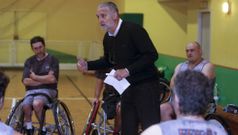 Miguel Loureiro lleva casi dos a�os encarg�ndose de la preparaci�n de este equipo ferrolano. 