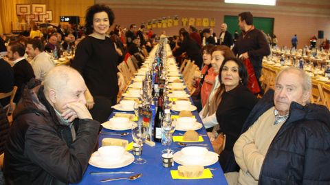Codillo.M�s de 1.050 comensales se citaron en la Festa do Codillo