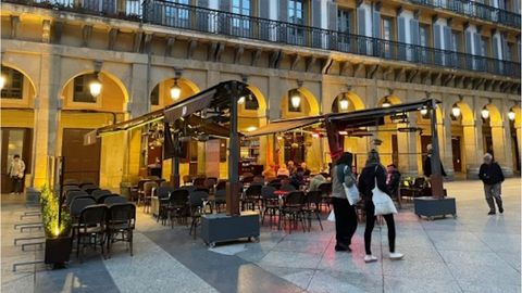 Las terrazas de la plaza Constitucin de San Sebastin, inspiracin para los futuros espacios exteriores de la plaza Mara Pita.