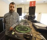 Grobas, en la cabina en la que pinchar� hoy