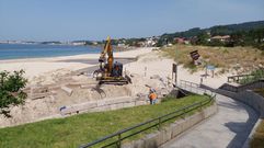 Reposici�n del cauce y de la escollera del r�o Pintill�n en la playa de Areas, en Sanxenxo