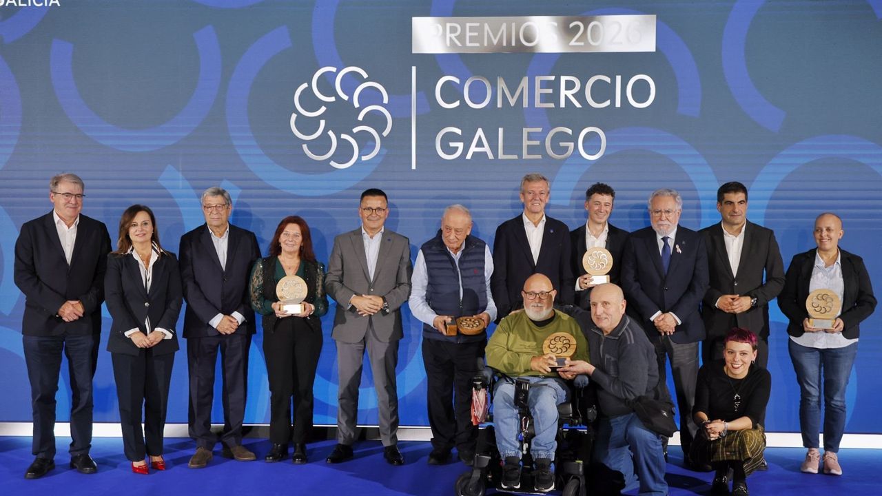 Los comerciantes de As Travesas ganan el premio de dinamización de la Xunta