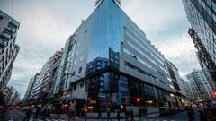 El edificio del Hotel Hesperia est� situado en una c�ntrica zona de A Coru�a.