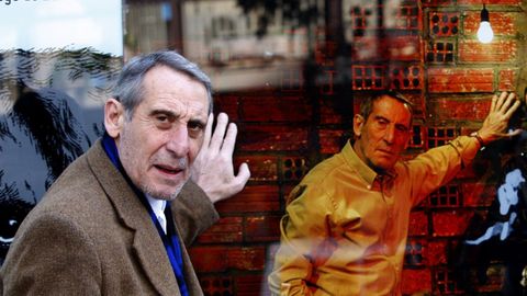 Celso Bugallo, en Madrid en el 2011 con el cartel de la obra &laquo;Mi alma en otra parte&raquo;