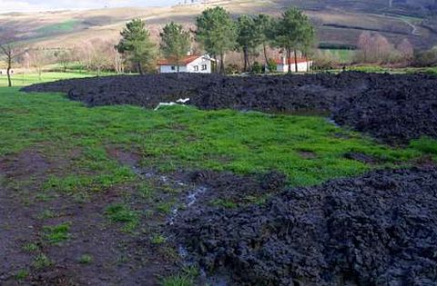 La entrada de lodos de Vigo al rural de Lal�n, en el 2002, hab�a desatado una fuerte pol�mica.