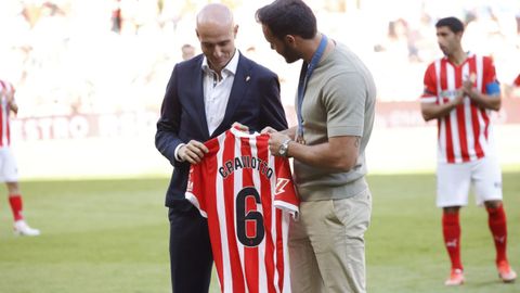 Derbi asturiano entre el Real Sporting de Gijon y el Real Oviedo en El Molin�n