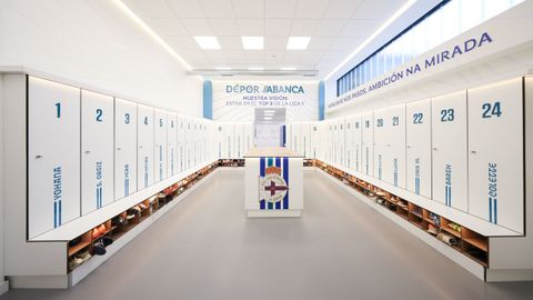 Vestuario del Dépor Abanca en el Dépor Training Center.