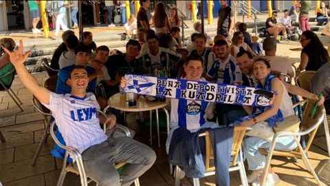 Uno de los viajes de los pe�istas para animar al Deportivo