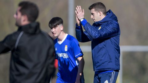 Carlos Menndez, en un partido del cadete A del Oviedo