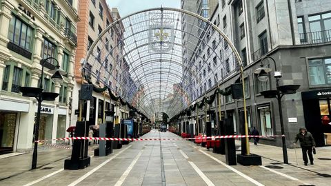 El arco de lunes de la calle San Pelayo es 20 metros ms largo este ao.