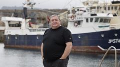 <span lang= gl >Francisco Javier Alonso Vidal, na imaxe, no porto de Celeiro, faenou toda a vida�nos caladoiros do Gran Sol</span>