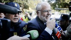JUan Cotino, a su llegada a los juzgados