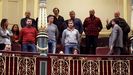 Representantes del comit� de empresa de Alcoa asisten a la sesi�n de control al Ejecutivo celebrada en el Congreso.