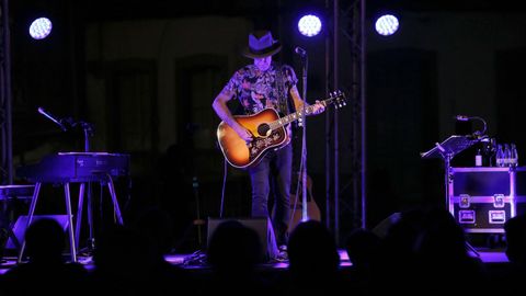 Concierto de  Mikel Erentxun en Ribeira