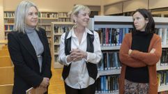 Ana Isabel, autora, no centro da imaxe