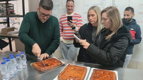 Pablo Pizarro, en una cata de las tres nuevas empanadas de Navidad de La Empanada Viajera