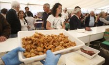 La fiesta est� envuelta en la pol�mica desde el anuncio de su suspensi�n el viernes por el Concello. 