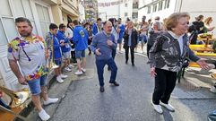 Los vecinos de la calle Altamira celebran la fiesta de la primavera