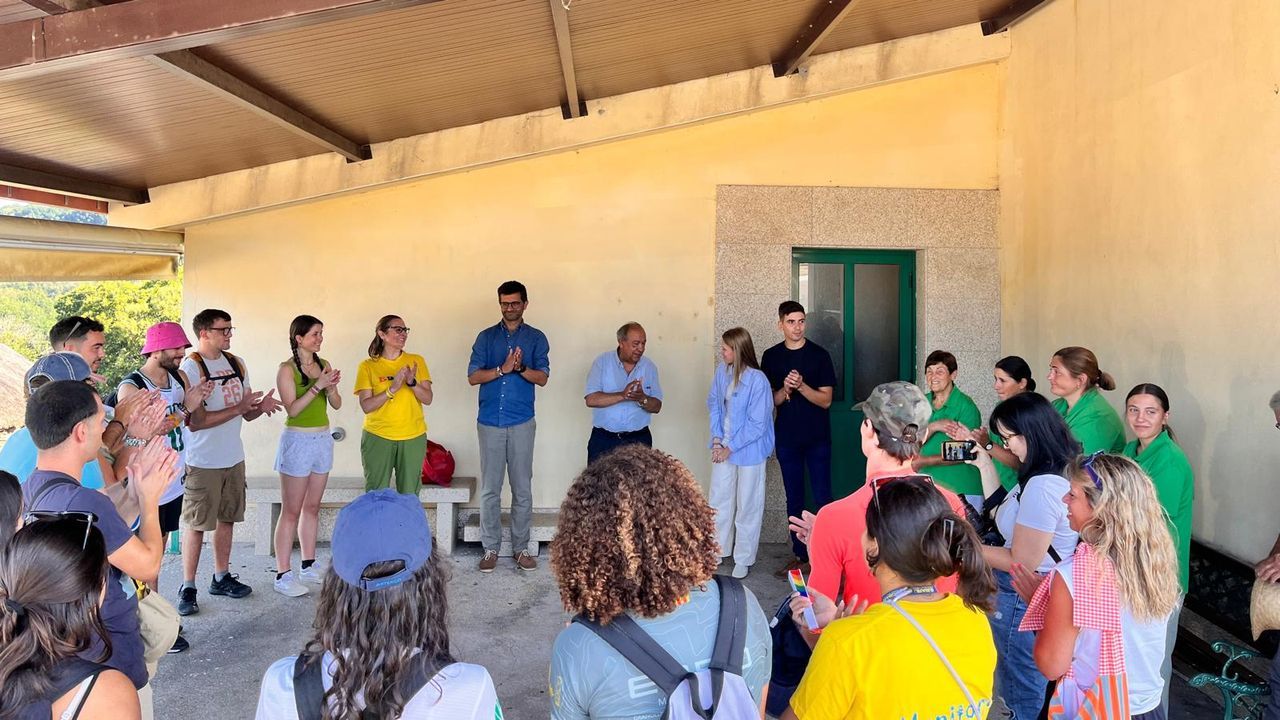 Quince jóvenes de toda España participan en el campamento Tradición en verde en Lalín