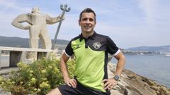Juan Fern�ndez naci� en Pontevedra, pero lleva m�s de una d�cada en Moa�a y se considera de all�.