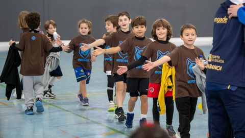 Xinzo vivi� un s�bado destinado a los ni�os y al baloncesto