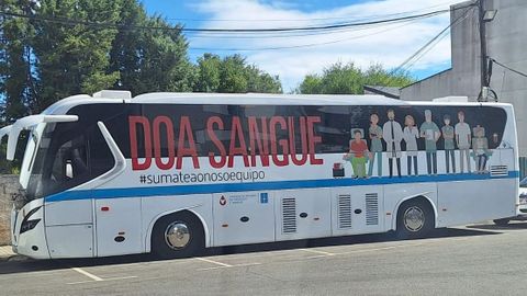 Unidad mvil de la Axencia de Doazn de rganos e Sangue (ADOS) en A Pobra de Trives.