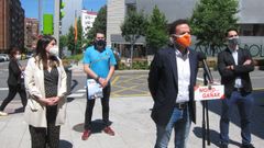 Edmundo Bal, junto a integrantes de los sindicatos policiales Jusapol y SUP, en Vigo