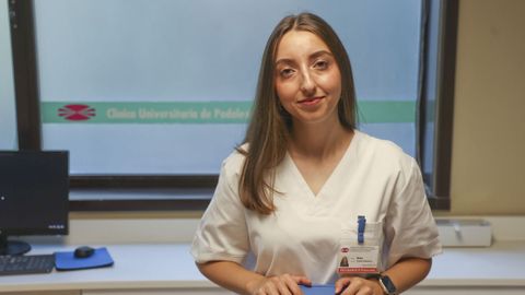Naia Toimil, alumna de cuarto curso, considera un privilegio poder hacer prcticas en una clnica como la del Naval