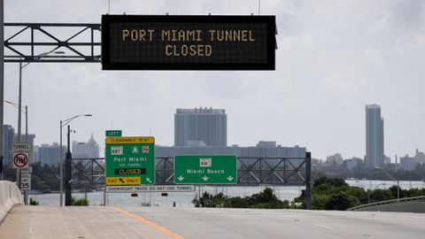 Algunas vi�s, como el tunel al puerto, han sido cerradas provisionalmente.