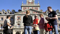 Cruceristas visitando la plaza de Armas 