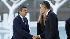 Saludo entre Snchez y Mazn en el homenaje a las vctimas de la dana
