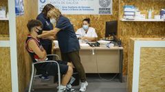 Vacunacion de j�venes de 12 a 16 a�os en Expourense