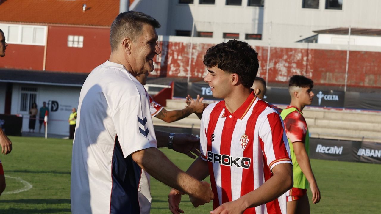 Manu Rodríguez: «Es especial reencontrarme con amigos de A Madroa en el fútbol profesional»