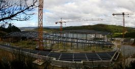 Imagen del estado de las obras del parador, ayer por la ma�ana, en Mux�a. 