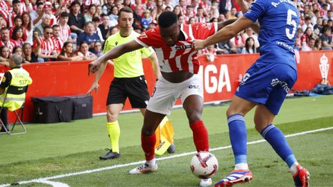 Derbi asturiano entre el Real Sporting de Gijon y el Real Oviedo en El Molin�n