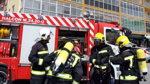 Foto de archivo de los bomberos en una intervenci�n en Foz