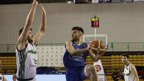 El ala-p�vot Paco del �guila (12) procede del C�ceres y ficha por el COB