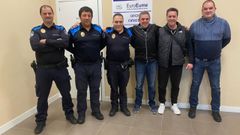Tiburcio Amarelo Pernas, tercero por la izquierda, con sus compa�eros