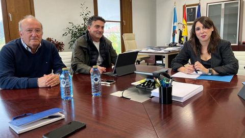 Representantes de la patronal de Ribeira se reunieron en Santiago con la conselleira de Industria