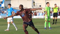 Domingo Mba celebra el gol que marc� contra el Arenas