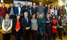 Ram�n Arteaga, Alain Ponton y el vicerrector Salvador Naya, ayer, con asistentes a la jornada. 