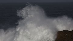 El temporal deja olas de gran altura en A Coru�a