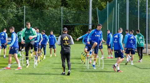 Los jugadores del Real Oviedo, en El Requex�n
